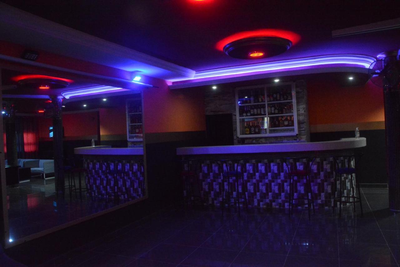 Royal Blue Guest House & Bar Lomé Exterior photo