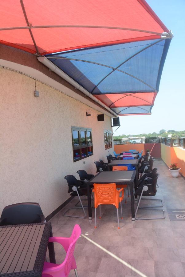 Royal Blue Guest House & Bar Lomé Exterior photo