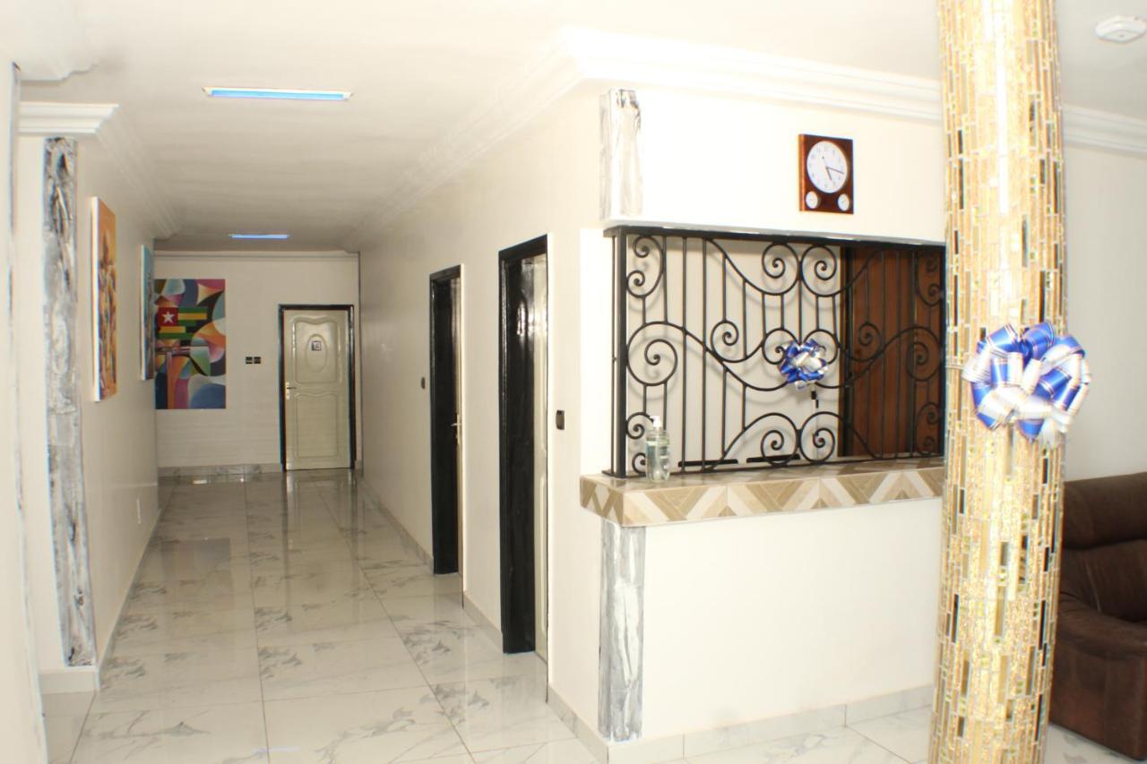 Royal Blue Guest House & Bar Lomé Exterior photo