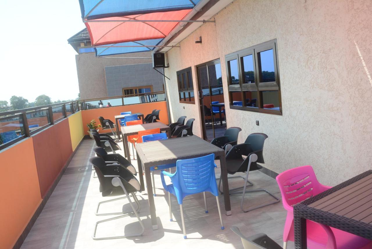 Royal Blue Guest House & Bar Lomé Exterior photo
