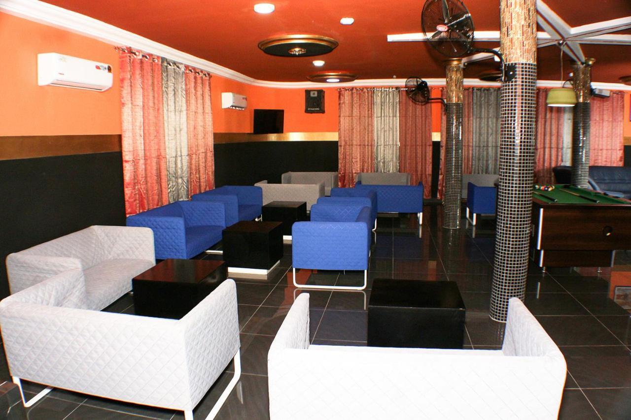 Royal Blue Guest House & Bar Lomé Exterior photo