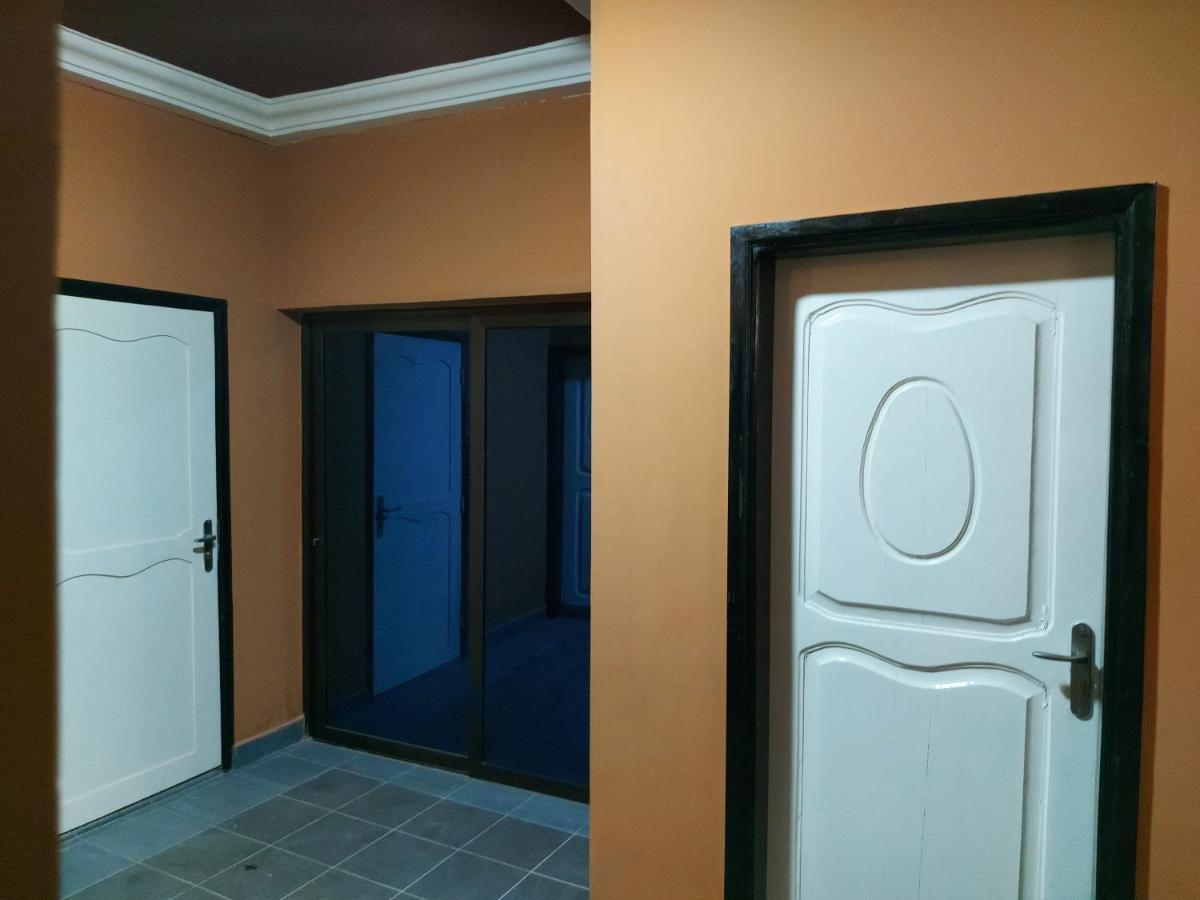 Royal Blue Guest House & Bar Lomé Exterior photo