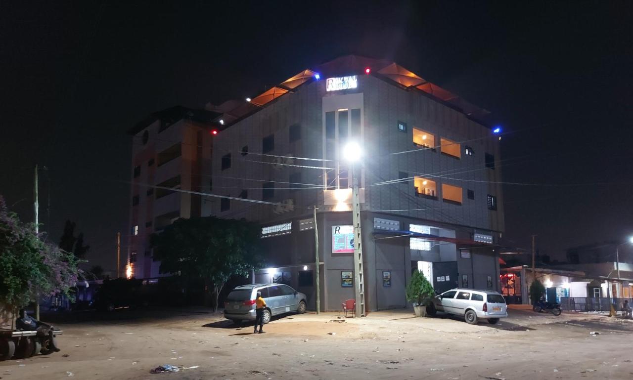 Royal Blue Guest House & Bar Lomé Exterior photo