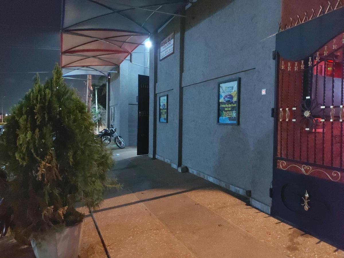 Royal Blue Guest House & Bar Lomé Exterior photo